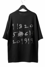 Load image into Gallery viewer, A.F ARTEFACT NUMBERRING PRINT OVER SIZED S/S TEE (BLACK)