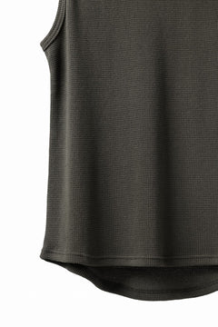 Load image into Gallery viewer, A.F ARTEFACT MIDDLE LENGTH TANK TOP / RIB KNIT JERSEY (OLIVE)