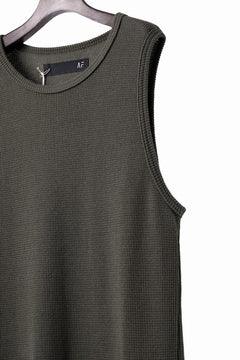 Load image into Gallery viewer, A.F ARTEFACT MIDDLE LENGTH TANK TOP / RIB KNIT JERSEY (OLIVE)