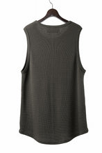 Load image into Gallery viewer, A.F ARTEFACT MIDDLE LENGTH TANK TOP / RIB KNIT JERSEY (OLIVE)