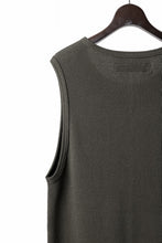 Load image into Gallery viewer, A.F ARTEFACT MIDDLE LENGTH TANK TOP / RIB KNIT JERSEY (OLIVE)