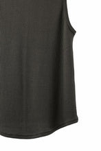 Load image into Gallery viewer, A.F ARTEFACT MIDDLE LENGTH TANK TOP / RIB KNIT JERSEY (OLIVE)