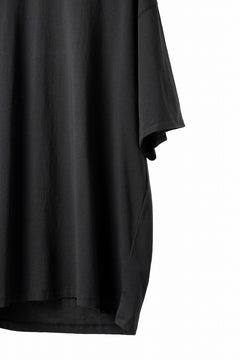 Load image into Gallery viewer, thom/krom OVERSIZED BACK SLASH EMBROIDERY SHORT SLEEVE TEE / COTTON JERSEY (BLACK)