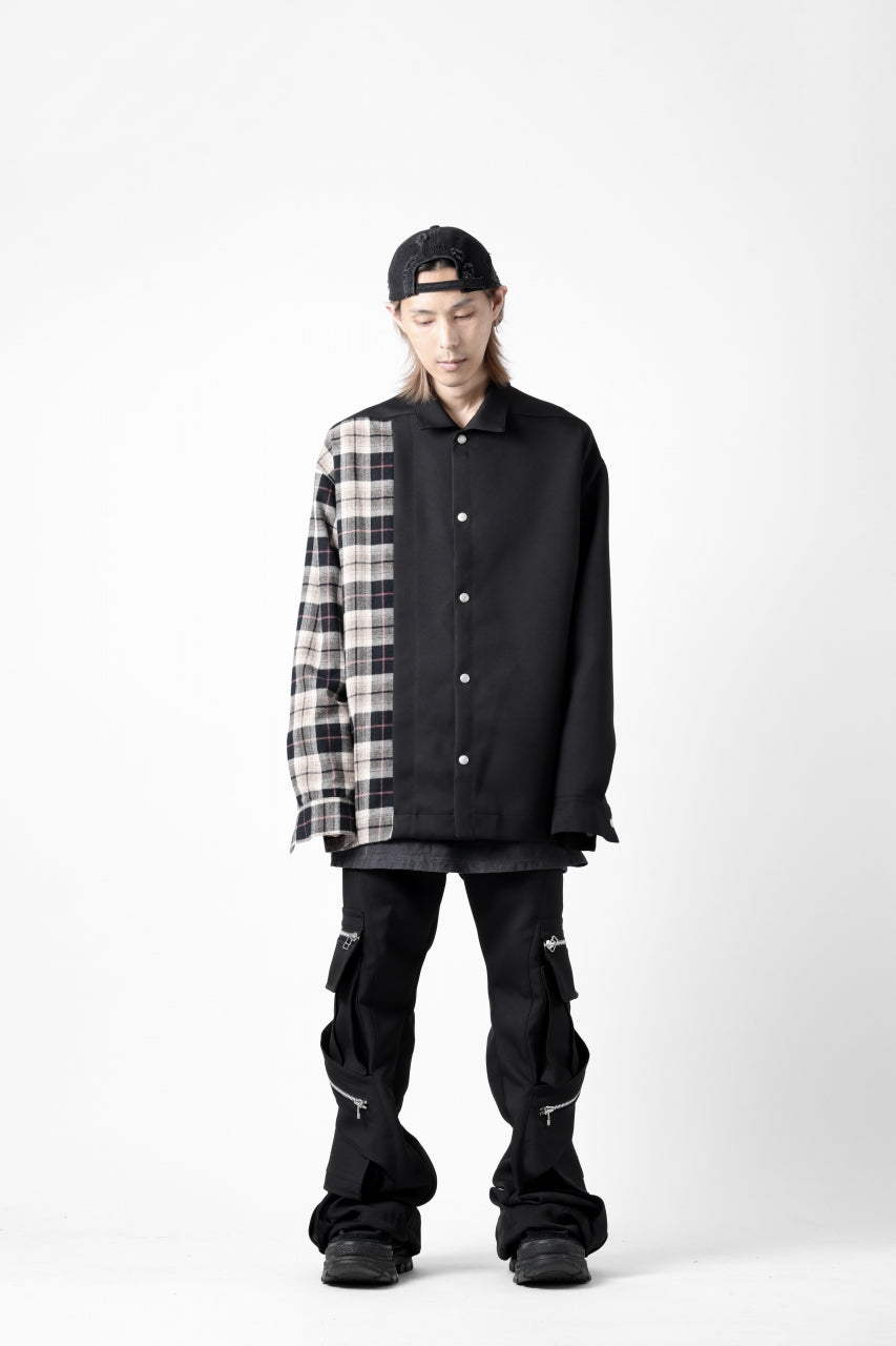 A.F ARTEFACT SNAPPED PANEL SWITCHING SHIRT (BLACK x KHAKI)