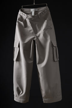 Load image into Gallery viewer, Feng Chen Wang TILTED WAISTBAND CARGO PANTS (GREY)