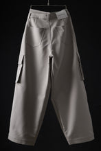 画像をギャラリービューアに読み込む, Feng Chen Wang TILTED WAISTBAND CARGO PANTS (GREY)