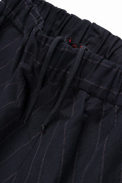 Load image into Gallery viewer, m.a+ 2 vertical pocket elastic waist sarrouel / PU521 LCST(BLACK STRIPE)