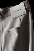 画像をギャラリービューアに読み込む, Feng Chen Wang TILTED WAISTBAND CARGO PANTS (GREY)