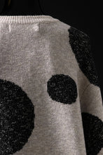 画像をギャラリービューアに読み込む, A.F ARTEFACT POLKA PATTERN KNIT TOPS (BEIGE x GREY)