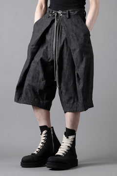 画像をギャラリービューアに読み込む, A.F ARTEFACT ZIP FOLDING TUCK SHORTS / PAISLEY JACQUARD (BLACK)