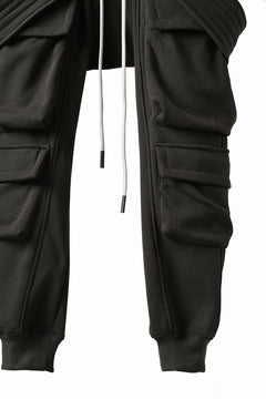 Load image into Gallery viewer, A.F ARTEFACT BOMBER HEAT BELTED SARROUEL CARGO PANTS (BLACK)