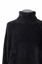 Load image into Gallery viewer, th products Mole Turtle Knit / feather mogol shaggy knit (black)