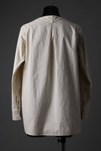 Load image into Gallery viewer, sus-sous sleeping shirts / F-0111 furuhashi / buff cloth (ECRU STRIPE)