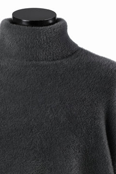 Load image into Gallery viewer, th products Mole Turtle Knit / feather mogol shaggy knit (gray)