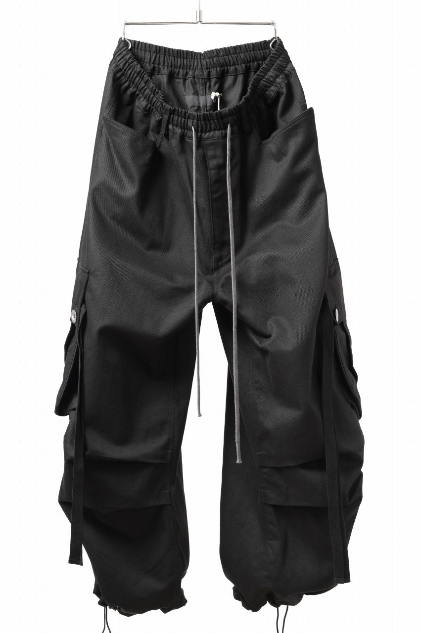 A.F ARTEFACT EXTREME WIDE CARGO PANTS / STRETCH TWILL (BLACK)