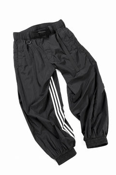 Load image into Gallery viewer, Y-3 Yohji Yamamoto 3 STRIPES LIGHT SHELL TRACK PANTS (BLACK)