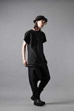 Load image into Gallery viewer, m.a+ 2 vertical pocket elastic waist sarrouel / PU521 LCST(BLACK STRIPE)