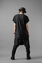 Load image into Gallery viewer, m.a+ 2 vertical pocket elastic waist sarrouel / PU521 LCST(BLACK STRIPE)