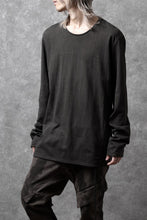 Load image into Gallery viewer, black crow x LOOM exclusive long sleeve tops / sumi dyed arthur cotton jersey (carbon)