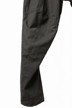 画像をギャラリービューアに読み込む, YUTA MATSUOKA three dimensional trousers / linen cotton canvas (brown)