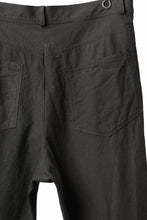 画像をギャラリービューアに読み込む, YUTA MATSUOKA three dimensional trousers / linen cotton canvas (brown)