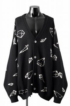Load image into Gallery viewer, A.F ARTEFACT PYRA PATTERN COTTON KNIT CARDIGAN (BLACK x IVORY)