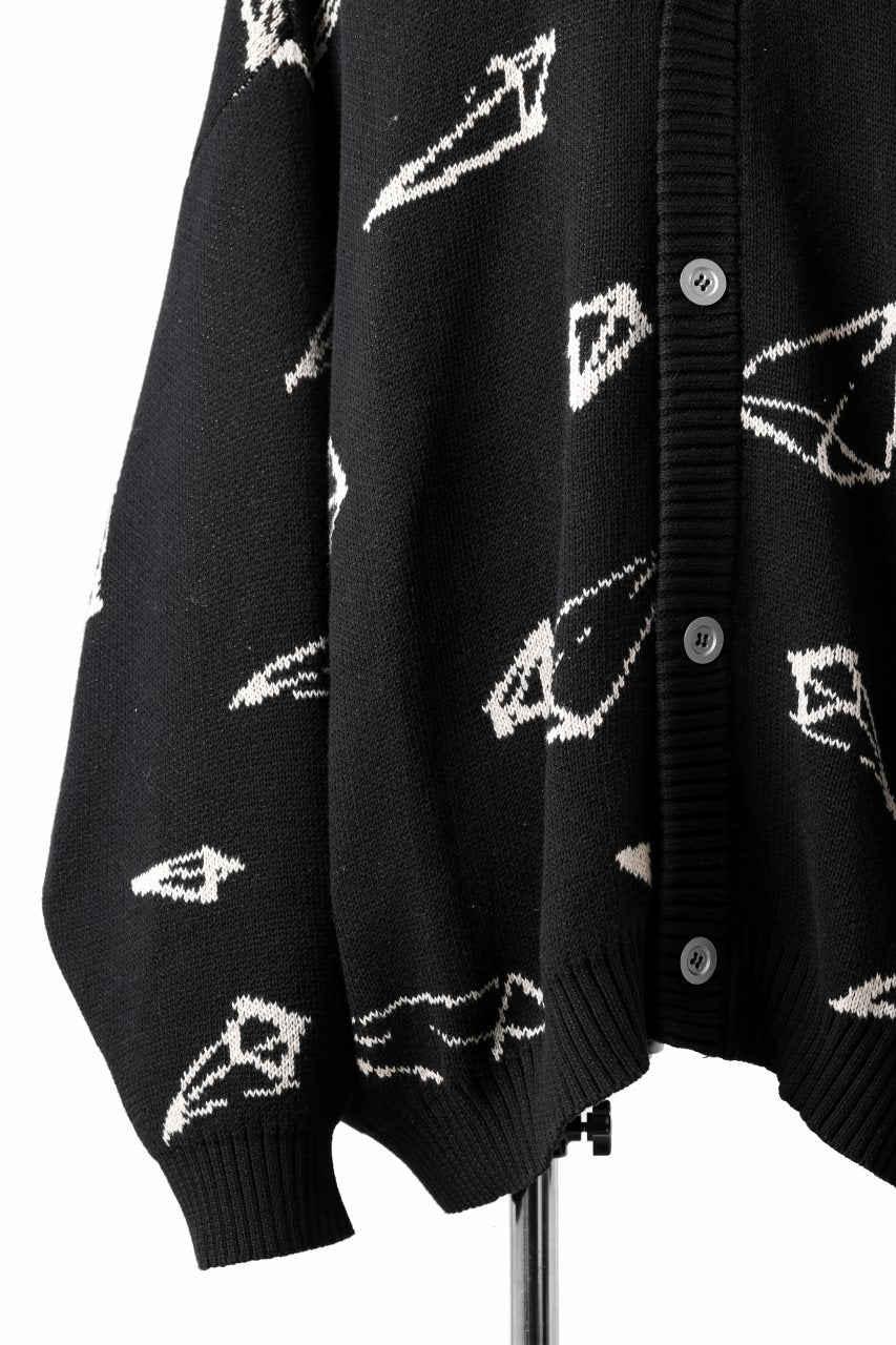 Load image into Gallery viewer, A.F ARTEFACT PYRA PATTERN COTTON KNIT CARDIGAN (BLACK x IVORY)