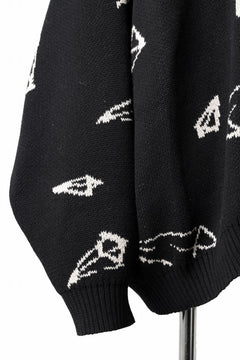 Load image into Gallery viewer, A.F ARTEFACT PYRA PATTERN COTTON KNIT CARDIGAN (BLACK x IVORY)