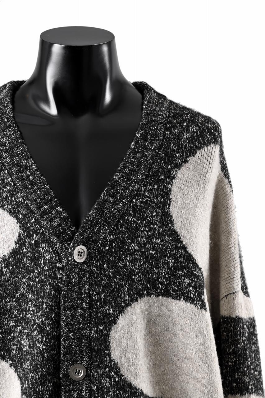 A.F ARTEFACT POLKA PATTERN BLEND KNIT CARDIGAN (GREY x BEIGE)