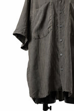 Load image into Gallery viewer, KLASICA RELAXED FIT H/S SHIRTS / DRAPE &amp; SMOOTH TEXTILE (BROWNY DYE STRIPE)