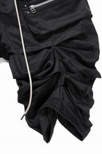 Load image into Gallery viewer, A.F ARTEFACT MONSTER TUCKE SHORTS / SOFT CHINO CLOTH (BLACK)
