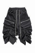 Load image into Gallery viewer, A.F ARTEFACT MONSTER TUCKE SHORTS / SOFT CHINO CLOTH (BLACK)