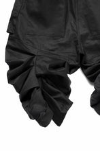 Load image into Gallery viewer, A.F ARTEFACT MONSTER TUCKE SHORTS / SOFT CHINO CLOTH (BLACK)