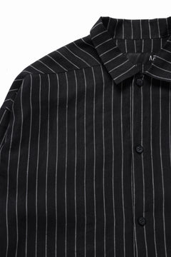 Load image into Gallery viewer, A.F ARTEFACT LOOSEY OVER SHIRT / LINEN STRIPE B (BLACK×L.GREY)