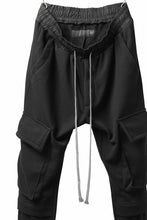 Load image into Gallery viewer, A.F ARTEFACT BOMBERHEAT® CARGO SLIM PANTS (BLACK)
