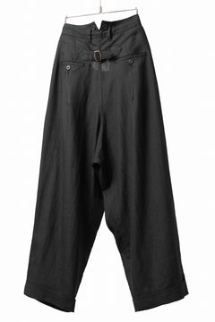 Load image into Gallery viewer, sus-sous cinematic trousers / 1/4 linen seating (BLACK)