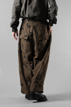 Load image into Gallery viewer, Aleksandr Manamis JACQUARD WIDE CROP PANT (NOIR NOIR)