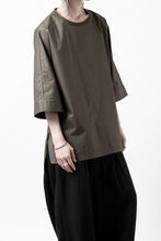 Load image into Gallery viewer, sus-sous atelier T / Lance 80/- cotton typewriter (OLIVE GREEN)