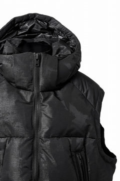 Load image into Gallery viewer, Y-3 Yohji Yamamoto GRAPHICS PUFFER VEST / PERTEX® (BLACK)