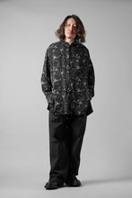 Load image into Gallery viewer, thom/krom RELAXED AOP SHIRT / SOFT VISCOSE (MARBLE PRINT)
