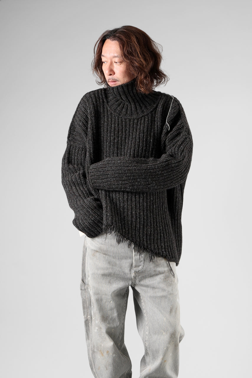 Load image into Gallery viewer, ISABEL BENENATO Wool Turtle-Neck Sweater width A Relaxed Fit and Asymmetrical Fringed Hem (GRAPHITE)