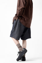 画像をギャラリービューアに読み込む, CAPERTICA 2-TUCK WIDE SHORTS / WASHABLE WOOL x LINEN GABARDINE (DARK NAVY)