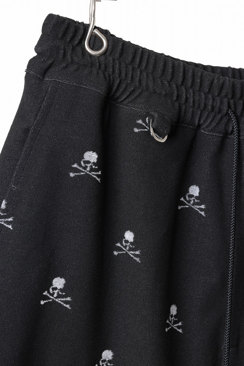 mastermind JAPAN SKULL MONOGRAM PILE SHORTS / REGULAR FIT (BLACK)