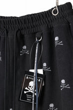 画像をギャラリービューアに読み込む, mastermind JAPAN SKULL MONOGRAM PILE SHORTS / REGULAR FIT (BLACK)