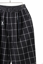 画像をギャラリービューアに読み込む, mastermind JAPAN WIDE TAPERED PLAID TROUSERS (BLACK x WHITE)