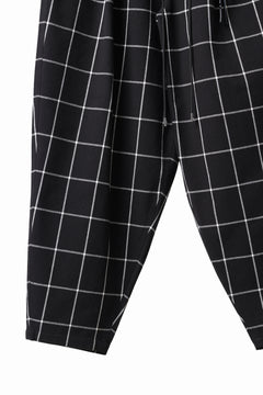 画像をギャラリービューアに読み込む, mastermind JAPAN WIDE TAPERED PLAID TROUSERS (BLACK x WHITE)