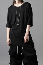 画像をギャラリービューアに読み込む, thom/krom SMOOTH FIT T-SHIRT / VISCOSE LINEN JERSEY (BLACK)
