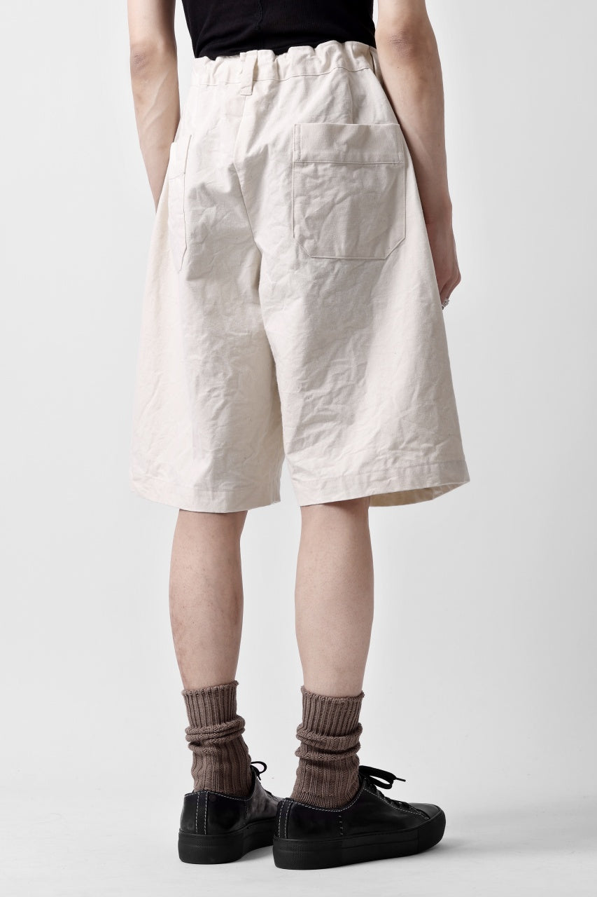 Load image into Gallery viewer, CAPERTICA 2-TUCK WIDE SHORTS / ARMY CANVAS (KINARI)