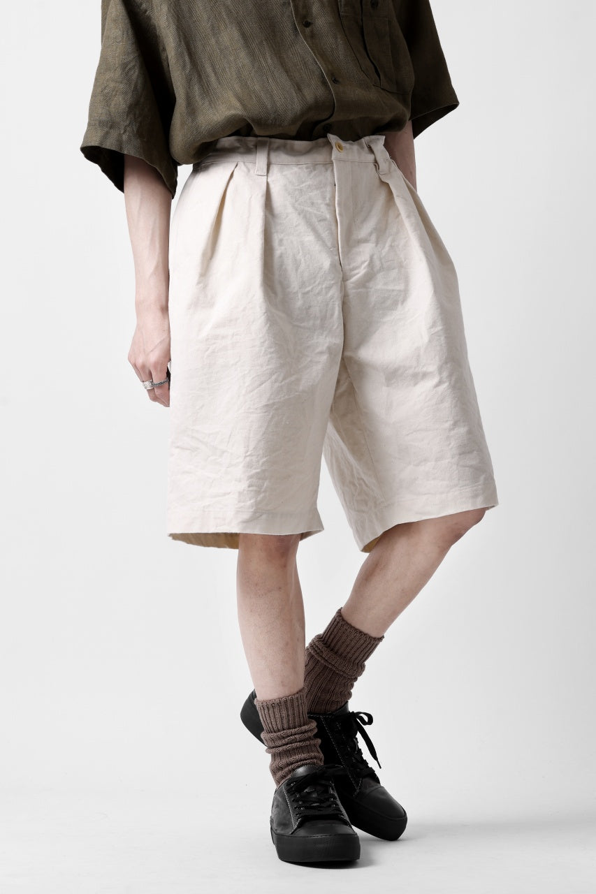 CAPERTICA 2-TUCK WIDE SHORTS / ARMY CANVAS (KINARI)