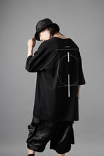 画像をギャラリービューアに読み込む, thom/krom LOOSE FIT BACK PRINT SHORT SLEEVE TEE / LIGHT JERSEY (BLACK)